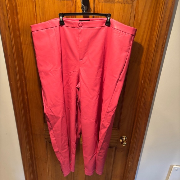 Eloquii Women's Faux Leather Wide Leg Pants in Pink Size 28 NWT - Picture 2 of 6